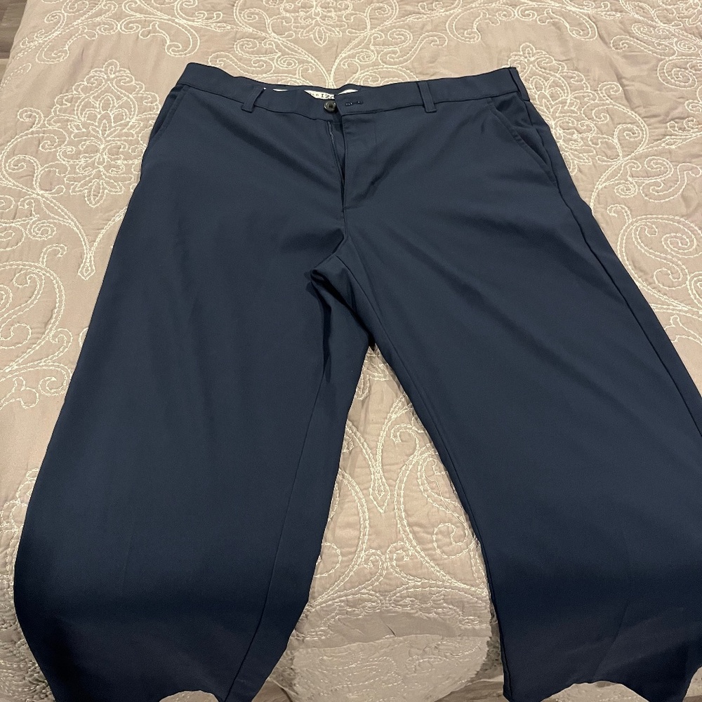 Izod golf pants